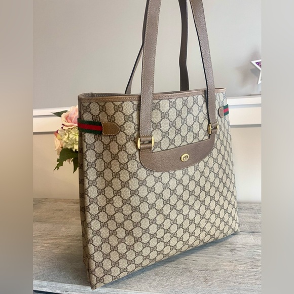 SOLD❌Authentic GUCCI Monogram Large tote - Picture 9 of 16